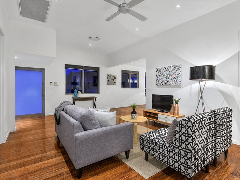 11 Baker Street, Teneriffe QLD 4005