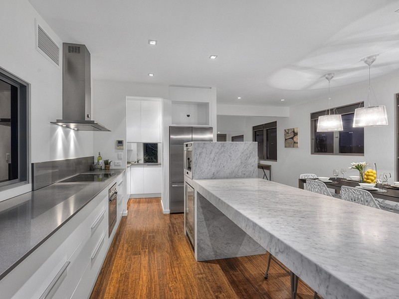 11 Baker Street, Teneriffe QLD 4005