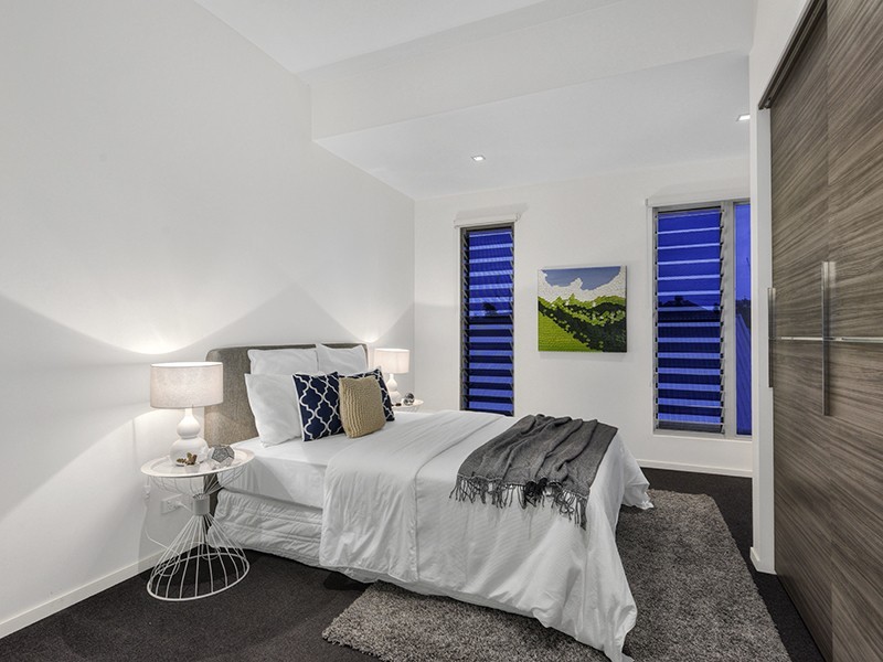 11 Baker Street, Teneriffe QLD 4005