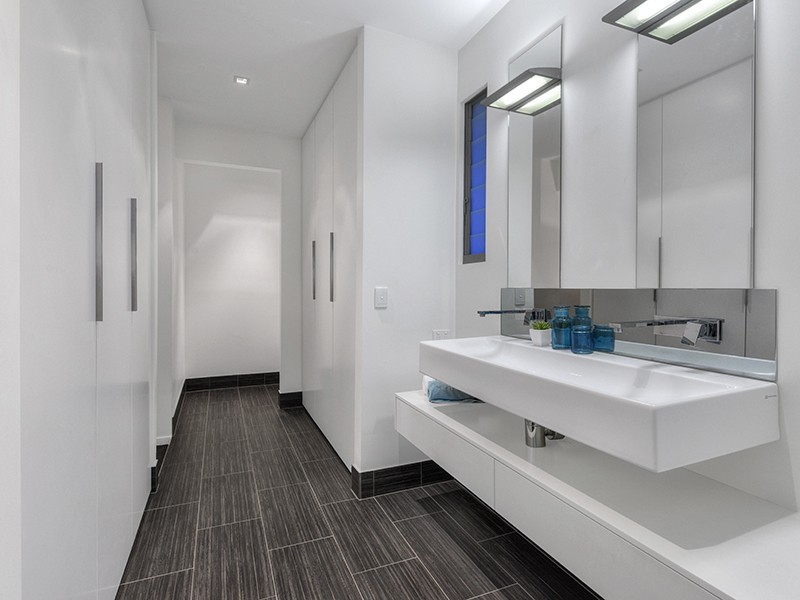 11 Baker Street, Teneriffe QLD 4005