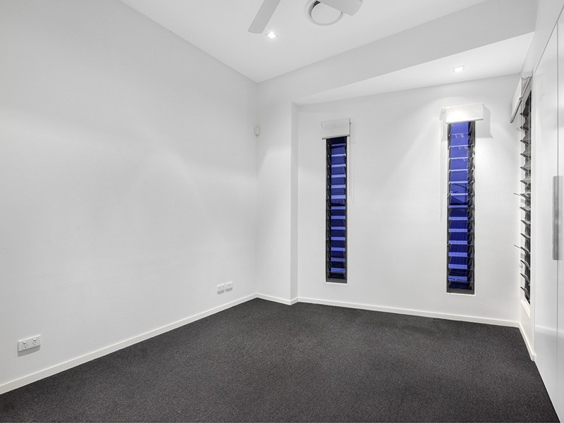 11 Baker Street, Teneriffe QLD 4005