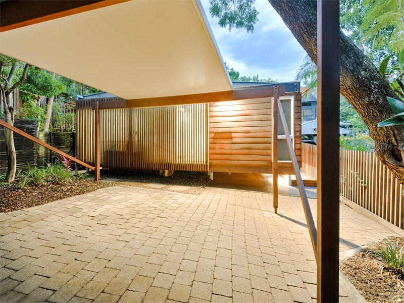 10 MACKELLAR STREET, New Farm QLD 4005