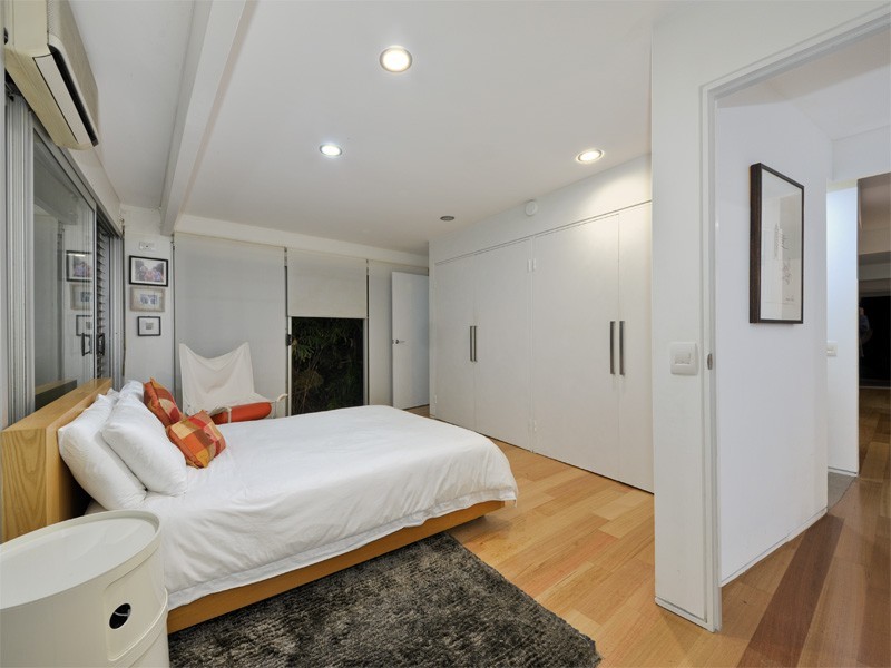 10 MACKELLAR STREET, New Farm QLD 4005