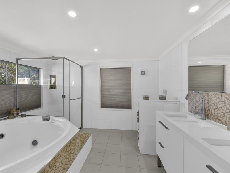 5 Quarry Street, Hamilton QLD 4007