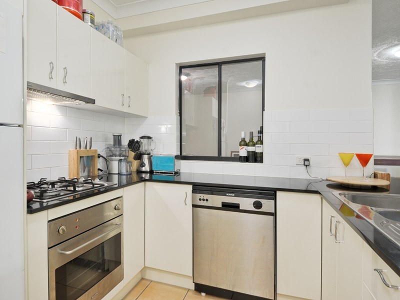 14/120 Commercial Rd, Teneriffe QLD 4005