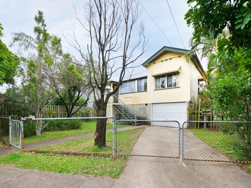 64 Allen Street, Hamilton QLD 4007