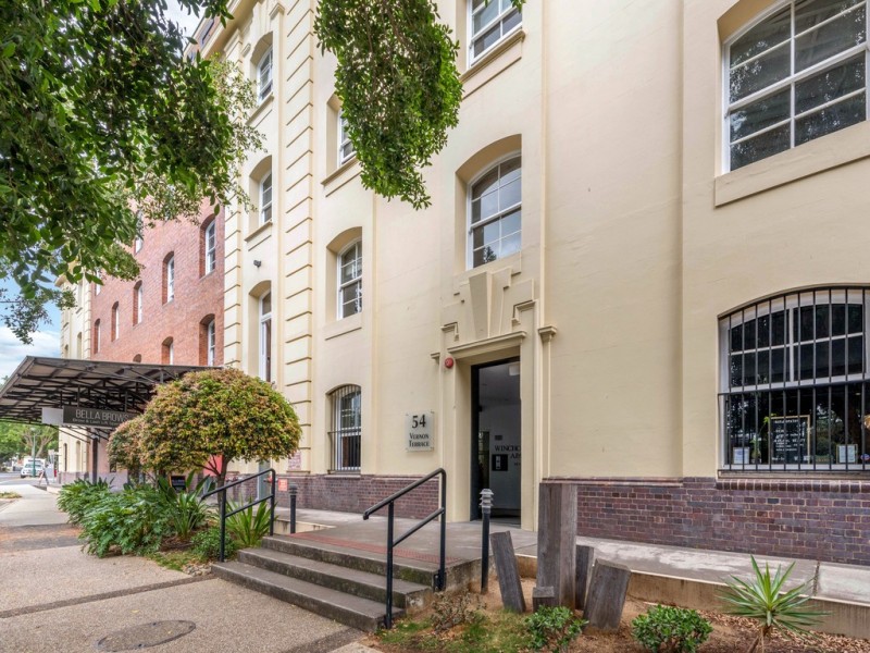 117/54 Vernon Terrace, Teneriffe QLD 4005