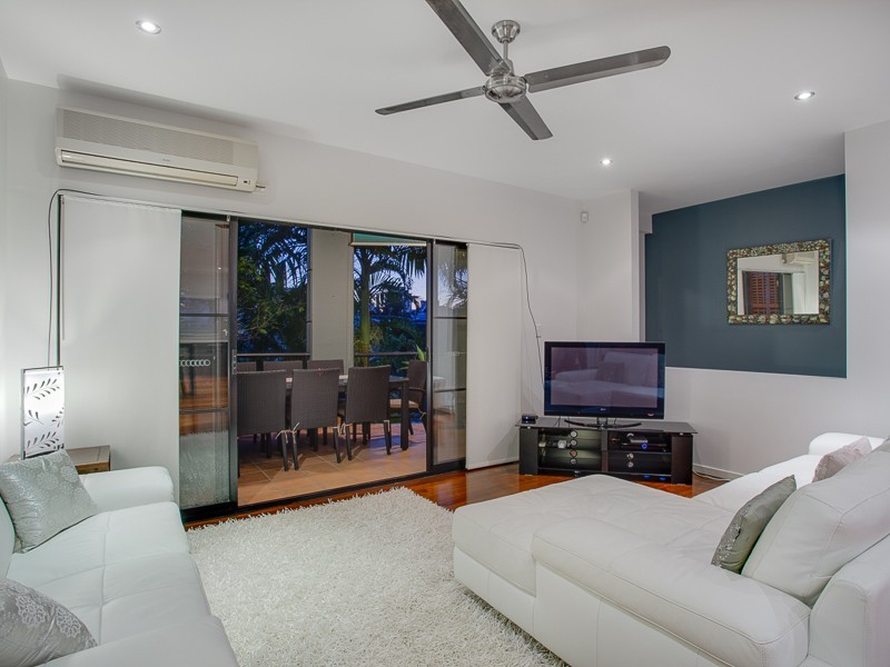 5/32 HAZLEWOOD STREET, New Farm QLD 4005