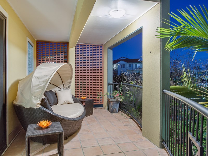 5/32 HAZLEWOOD STREET, New Farm QLD 4005