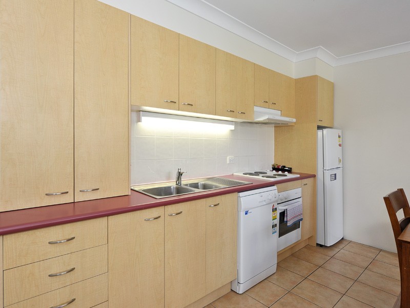 27 BIRLEY ST, Spring Hill QLD 4000
