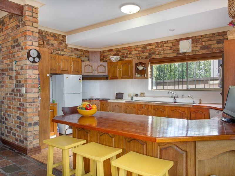 16 Tamarang Street, Tarragindi QLD 4121