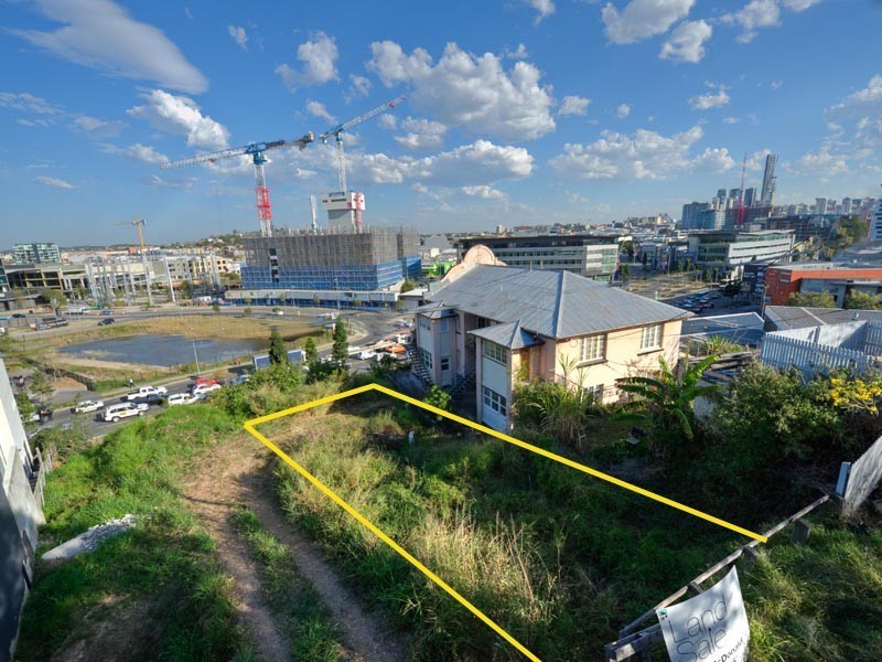 16 Victoria Terrace, Newstead QLD 4006