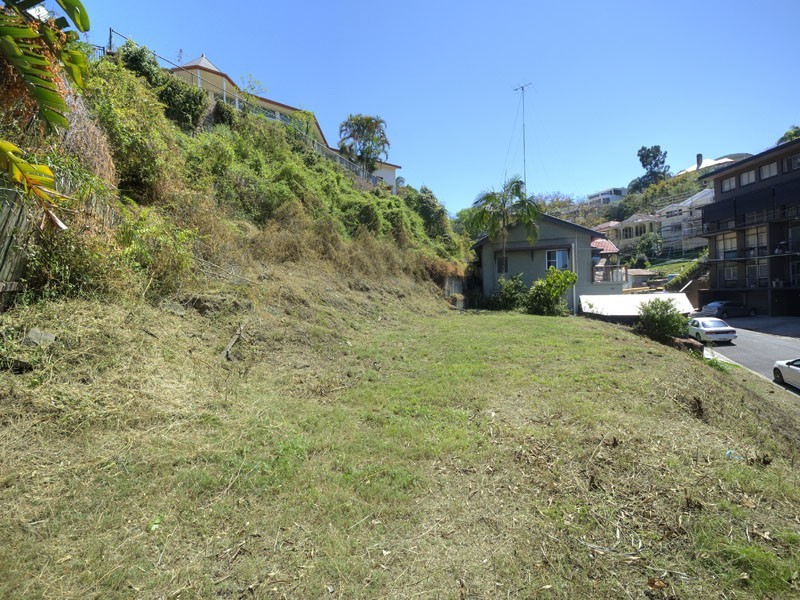 12 Arran Avenue, Hamilton QLD 4007