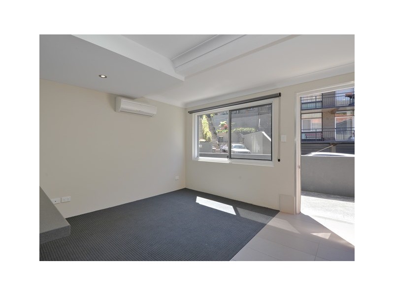 22 Arran Avenue, Hamilton QLD 4007