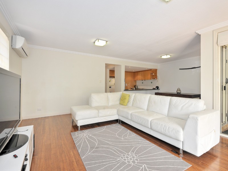 1/74 Oxlade Drive, New Farm QLD 4005