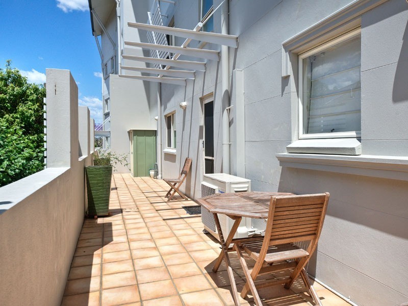 1/74 Oxlade Drive, New Farm QLD 4005