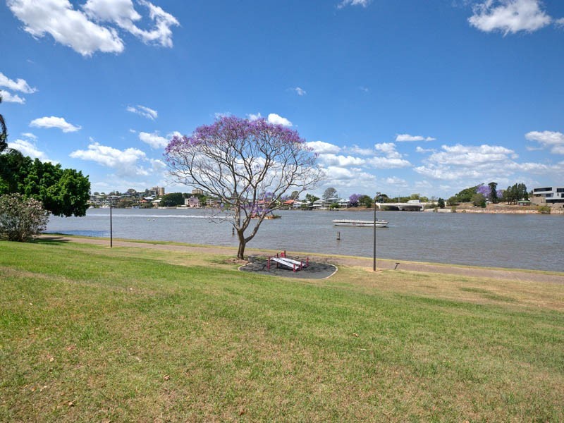 1/74 Oxlade Drive, New Farm QLD 4005