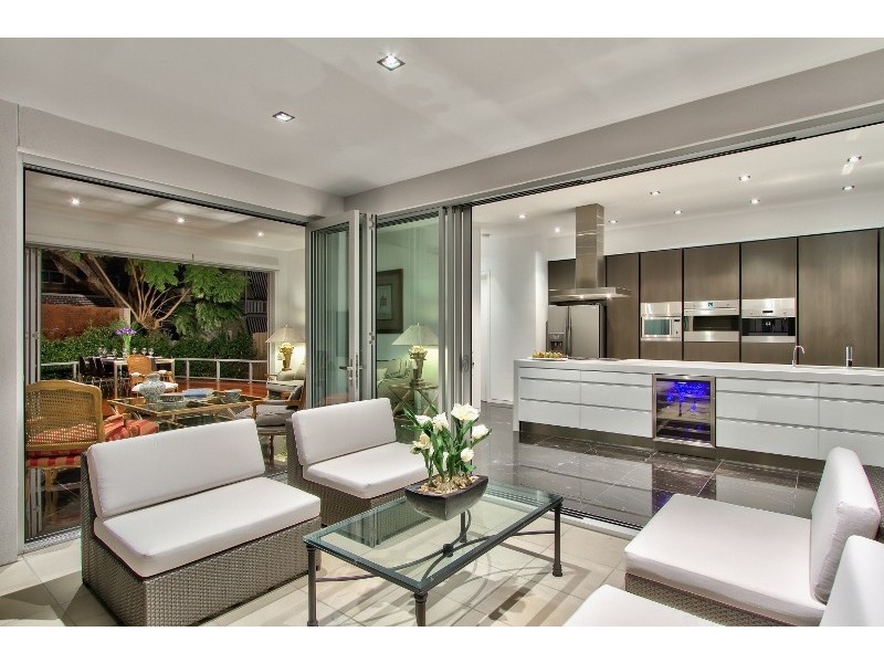 1 Scott Street, Hawthorne QLD 4171