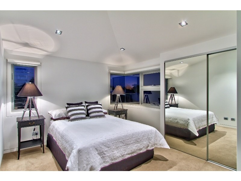 1 Scott Street, Hawthorne QLD 4171