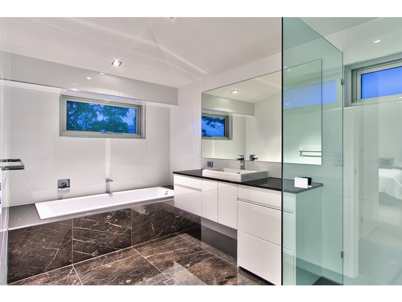 1 Scott Street, Hawthorne QLD 4171