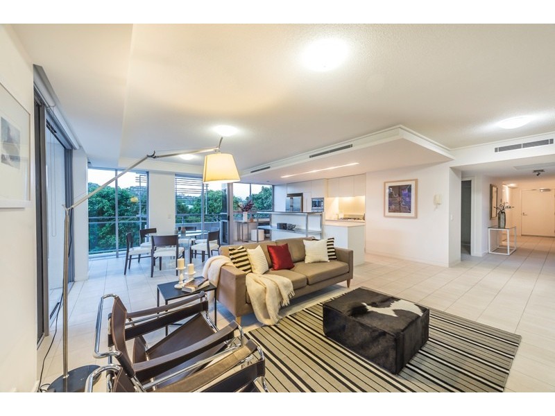 4313/40 Hollins Crescent, New Farm QLD 4005