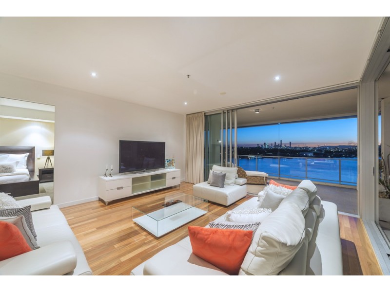 126/35-37 Harbour Road, Hamilton QLD 4007