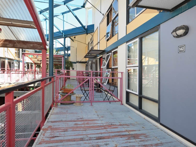 142/53 Vernon Tce, Teneriffe QLD 4005