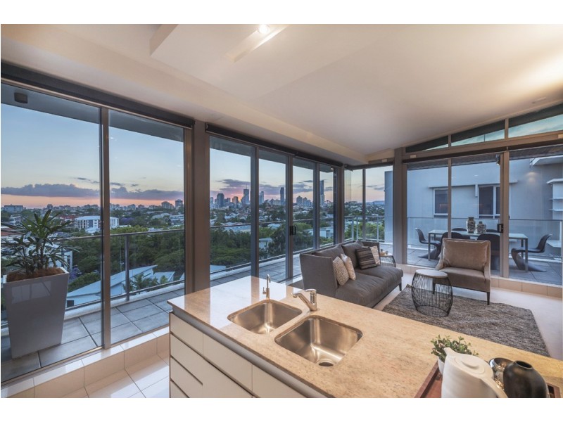 1831/22 Refinery Parade, New Farm QLD 4005