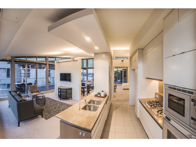 1831/22 Refinery Parade, New Farm QLD 4005