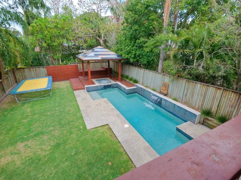 477 Cavendish Rd, Coorparoo QLD 4151