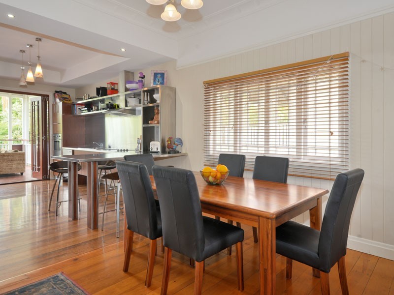 477 Cavendish Rd, Coorparoo QLD 4151