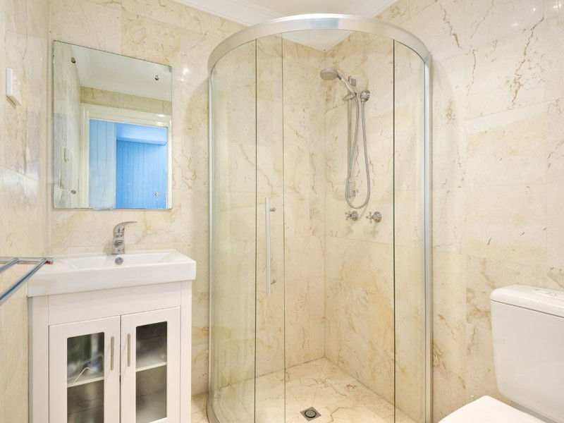 477 Cavendish Rd, Coorparoo QLD 4151