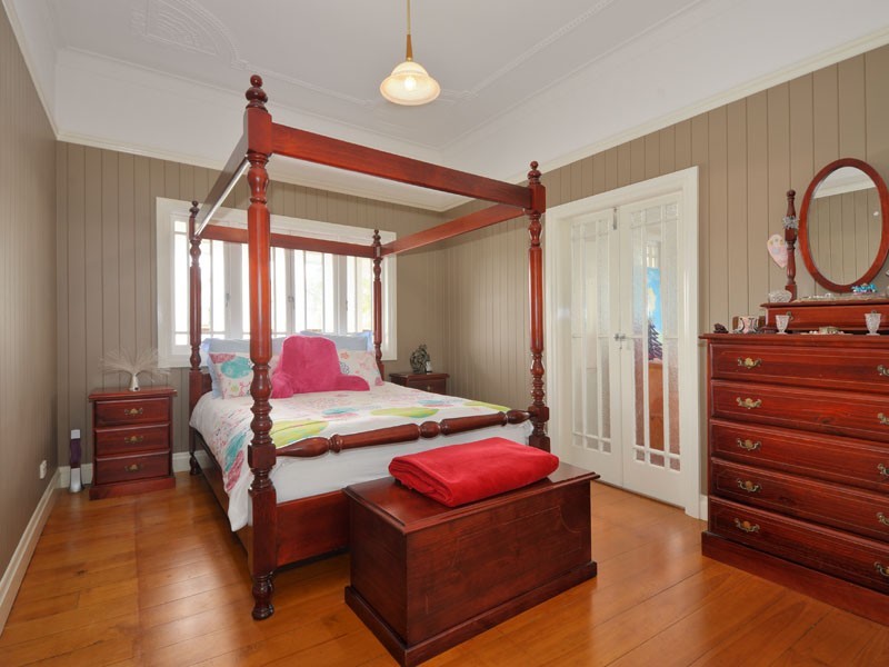 477 Cavendish Rd, Coorparoo QLD 4151