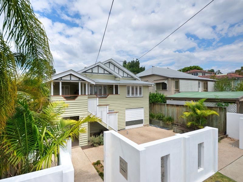 477 Cavendish Rd, Coorparoo QLD 4151