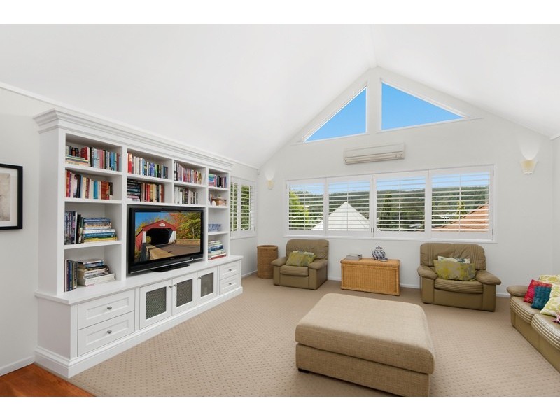 15 Hillside Place, The Gap QLD 4061