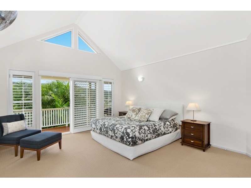 15 Hillside Place, The Gap QLD 4061