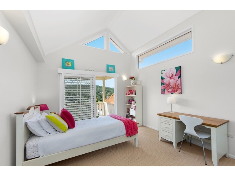 15 Hillside Place, The Gap QLD 4061