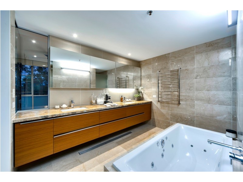 4202/205 King Arthur Terrace, Tennyson QLD 4105