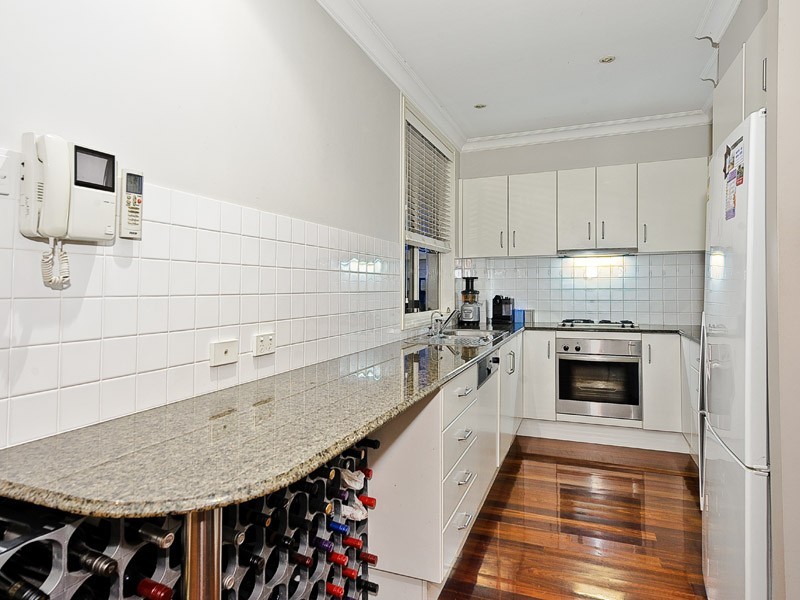 3/72 MORAY STREET, New Farm QLD 4005