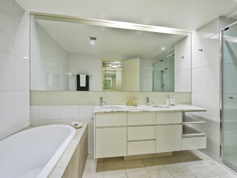 4521/40 Hollins Crescent, New Farm QLD 4005