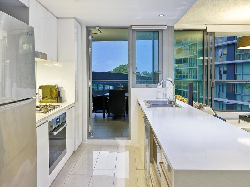 10306/8 Harbour Road, Hamilton QLD 4007