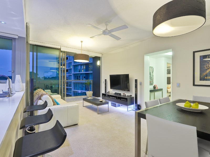 10306/8 Harbour Road, Hamilton QLD 4007