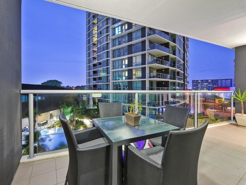 10306/8 Harbour Road, Hamilton QLD 4007