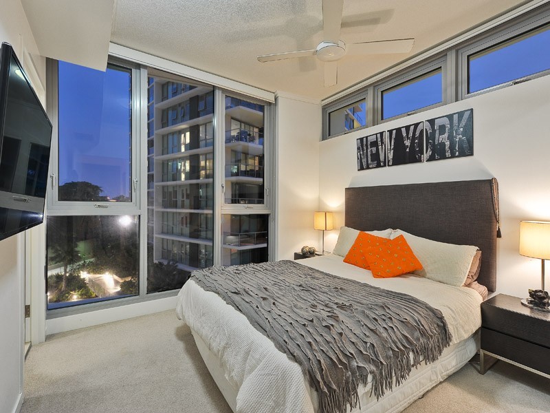 10306/8 Harbour Road, Hamilton QLD 4007