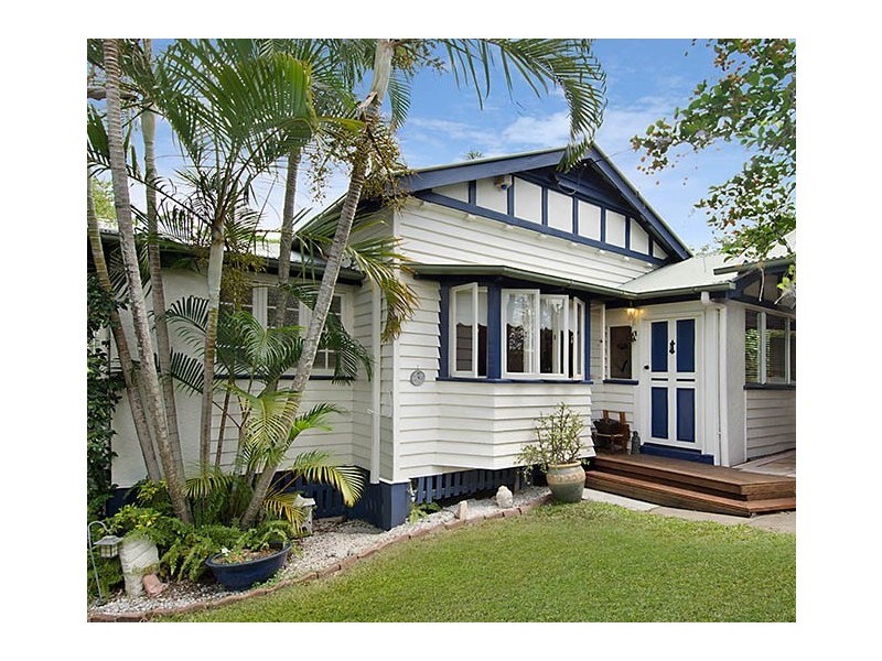 85 Sixth Avenue, Bardon QLD 4065