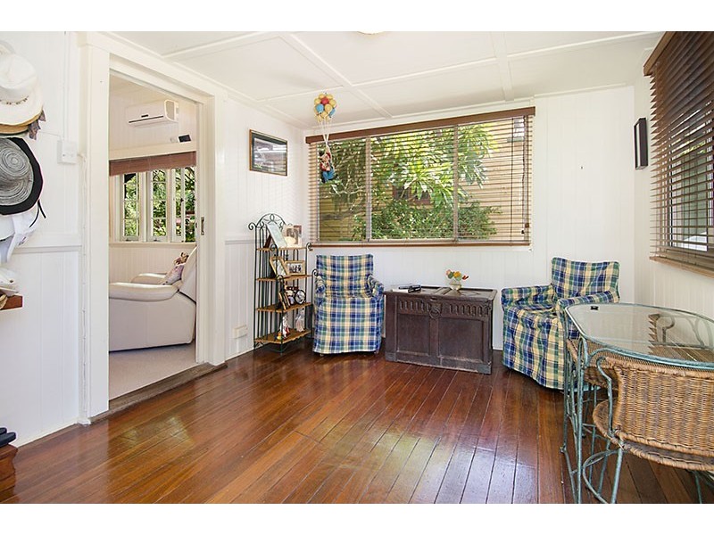 85 Sixth Avenue, Bardon QLD 4065