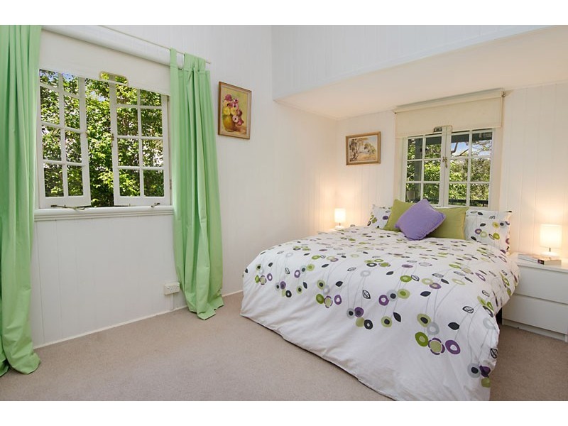 85 Sixth Avenue, Bardon QLD 4065