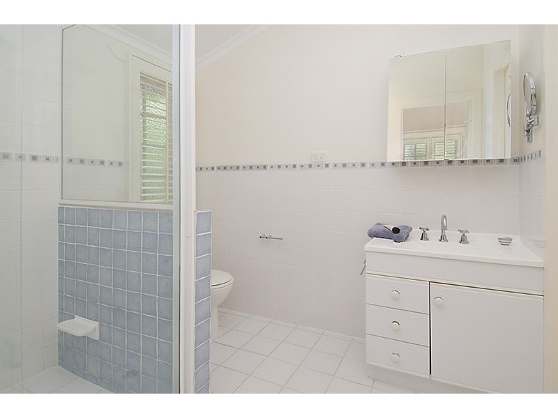 85 Sixth Avenue, Bardon QLD 4065