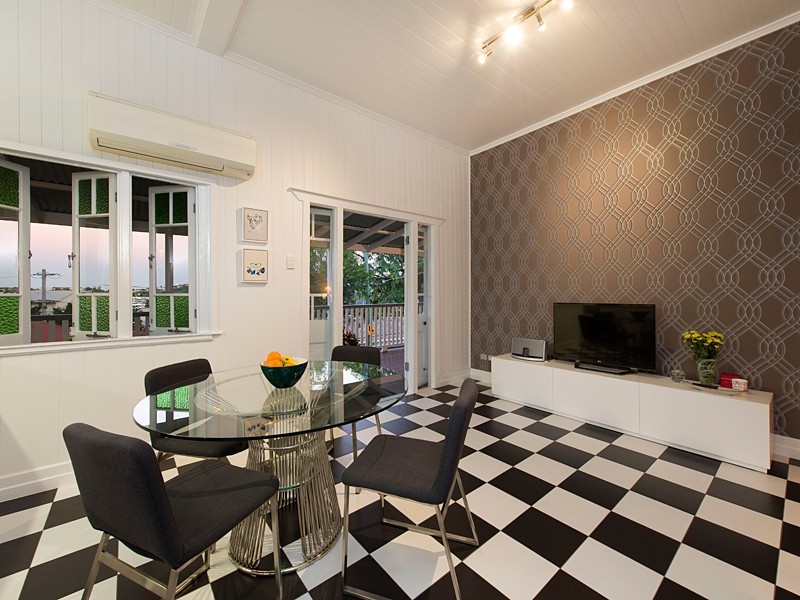 24 Walker Avenue, Teneriffe QLD 4005