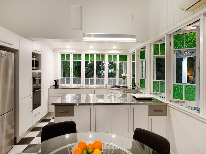 24 Walker Avenue, Teneriffe QLD 4005